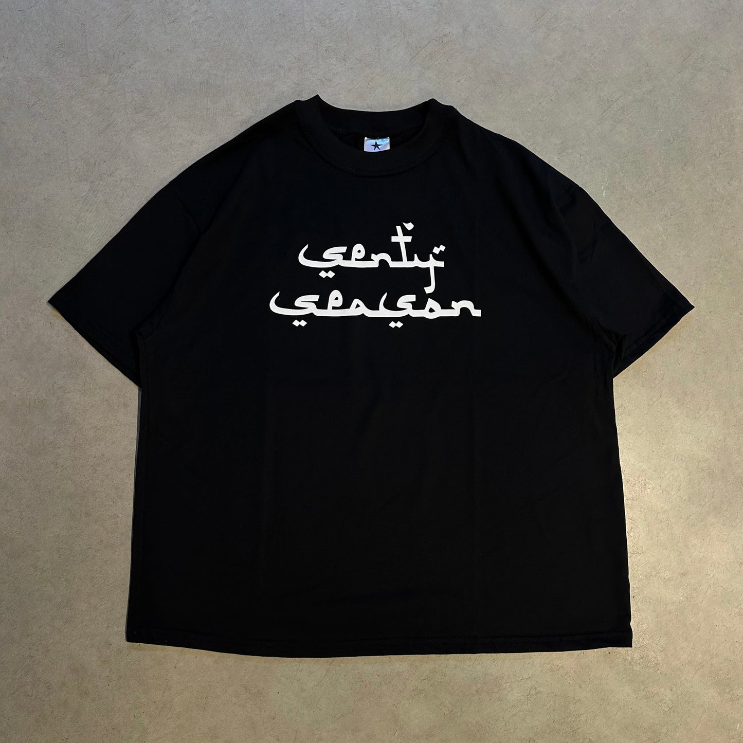"SENTY SEASON" Black T-shirt